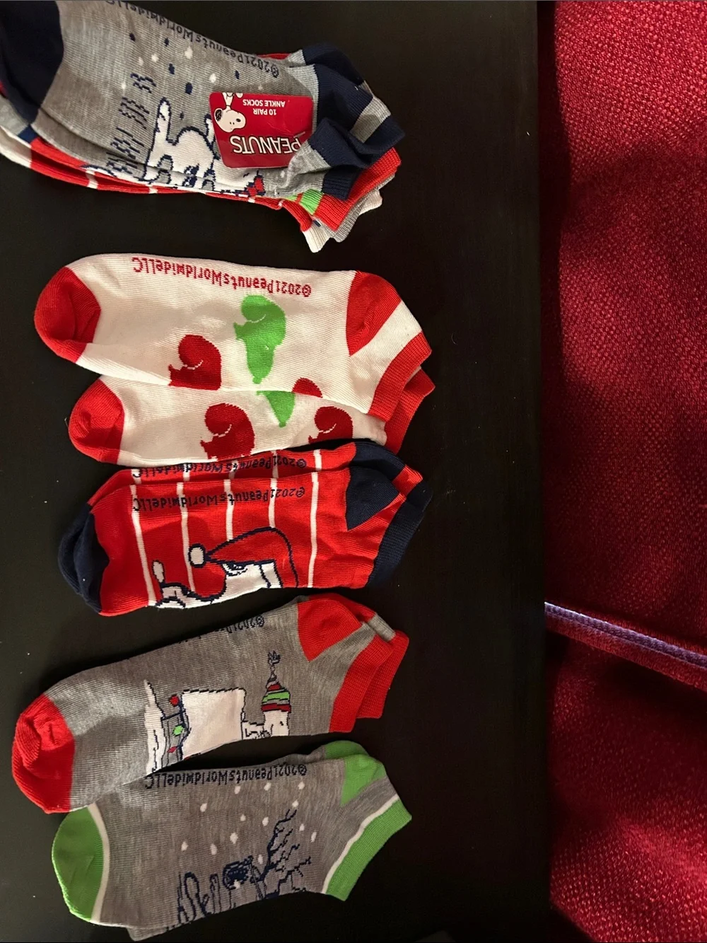 NWT Peanuts Set of Grey & Red Snoopy Holiday Ankle Socks - 8 Pack